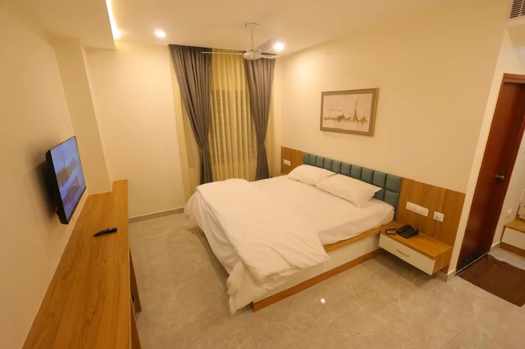 Deluxe Double Room (2 Adults + 1 Kid)